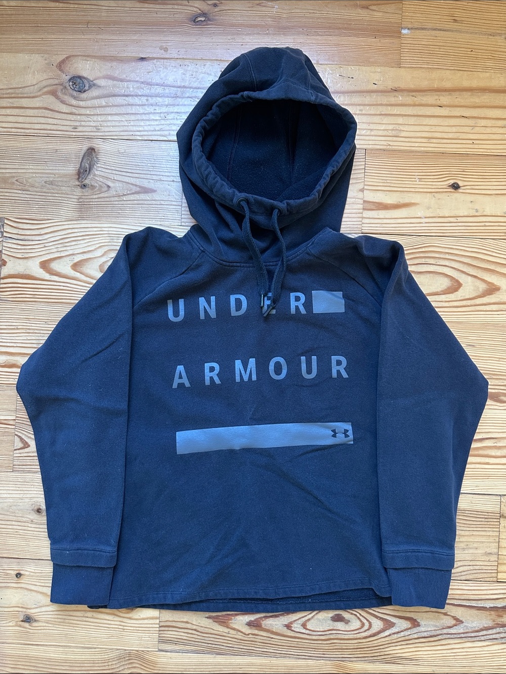 UNDER ARMOUR hoodie | size medium